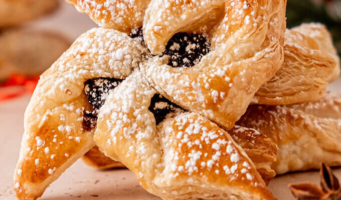 Finnish Christmas Pastries (Joulutorttu)