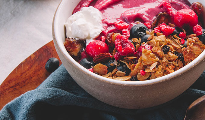 Hibiscus Berry Smoothie Bowl